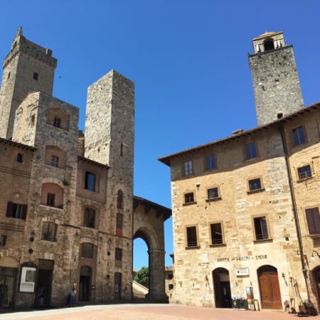2-Hour San Gimignano Walking Tour with Medieval Towers and Squares
