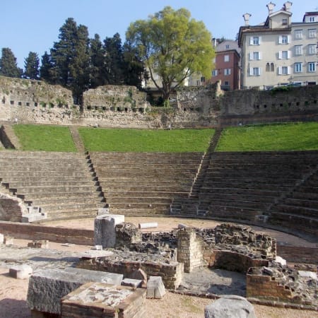 2-Hour Walking Tour of Trieste with San Giusto Hill and Cathedral