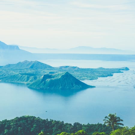 8-Hour Taal Volcano Tour from Tagaytay with Boat and Horse Ride