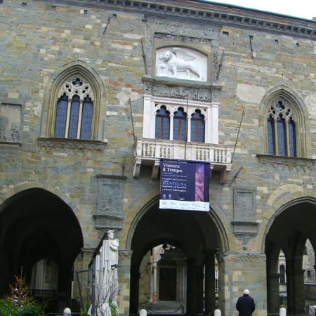 2-Hour Bergamo Alta Walking Tour with UNESCO Walls and Donizetti