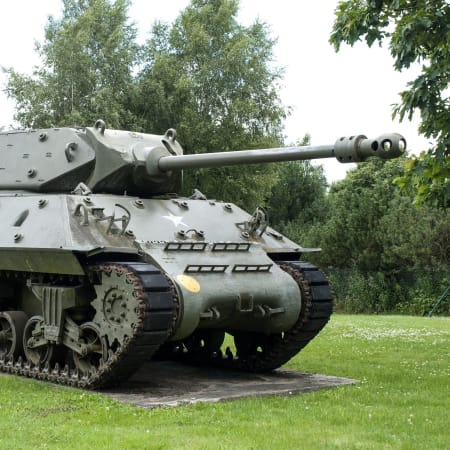 2-Day Battle of the Bulge Tour in Bastogne with Henri-Chapelle