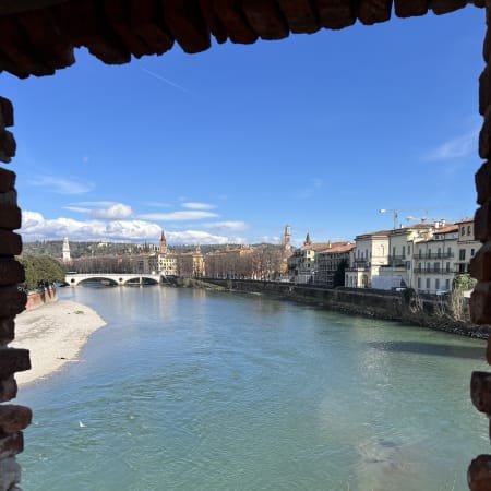 2-Hour Verona Walking Tour with Arena Entry and Juliet Landmarks