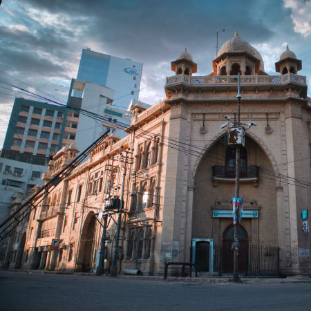 4-Hour Karachi City Tour with Mohatta Palace and Clifton Beach