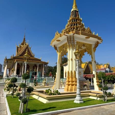 5-Day Phnom Penh and Koh Rong Sanloem Tour with Sunset Dhow Cruise