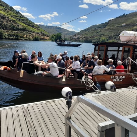 10-Hour Douro Valley Food and Wine Tour from Porto with Rabelo Cruise