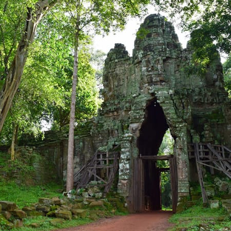8-Day Cambodia Temples and Beach Tour with Koh Rong and Phnom Penh