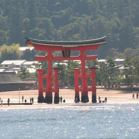 8-Hour Hiroshima Heritage Tour with Miyajima and Peace Memorial Park