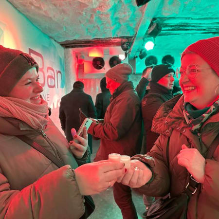 1-Hour IceBar Cologne Experience with 3 Drinks and Ice Sculptures