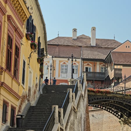 7-Day Dracula Tour in Romania with Masquerade Party and Bran Dinner