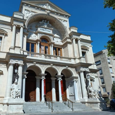 8-Hour Avignon and Chateauneuf du Pape Wine Tour from Aix-en-Provence