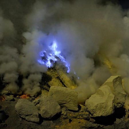 3-Day Mount Bromo and Ijen Crater Tour from Surabaya with Blue Fire