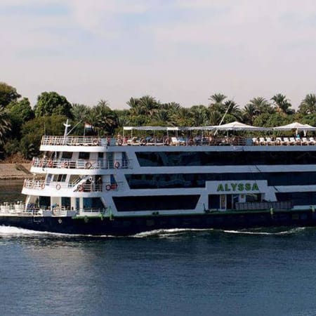 4-Day Nile River Cruise from Aswan to Luxor with Ancient Temples