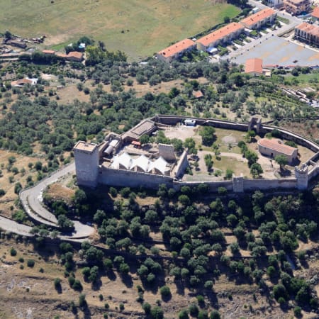 9-Hour Bosa, Tinnura and Santu Antine Tour with Sardinian Heritage
