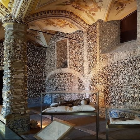 8-Hour Évora Sightseeing Tour with Roman Temple and Freeport