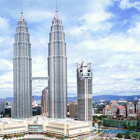 6-Hour Kuala Lumpur Landmarks Tour with Batu Caves and Airport Transfer