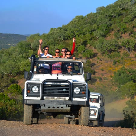 8-Hour Private Algarve 4x4 Adventure with Villages and Tastings
