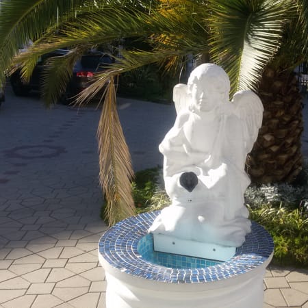 5-Hour Sochi Highlights Tour with Mountain Akhun and Mini Yacht