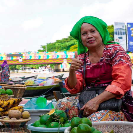 3-Hour Floating Market Tour in Banjarmasin at Dawn