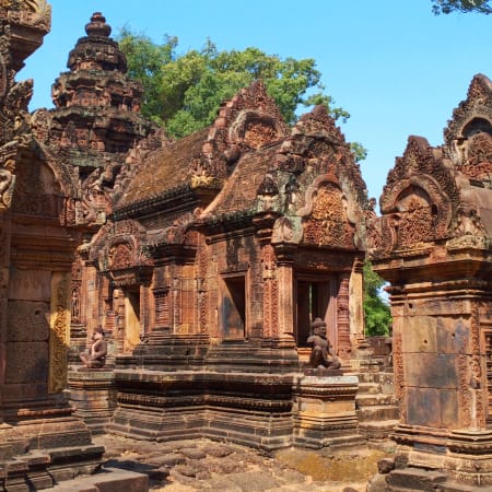 2-Day Angkor Wat Sunrise Tour with Beng Mealea and Tonle Sap