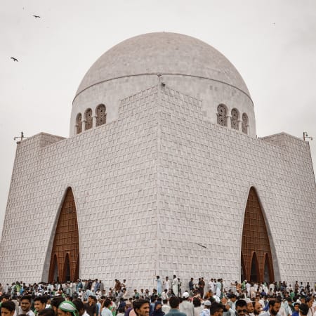 4-Hour Karachi City Tour with Mohatta Palace and Clifton Beach