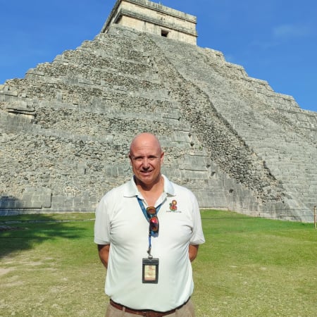 10-Hour Private Chichen Itza Tour with Cenote and Valladolid