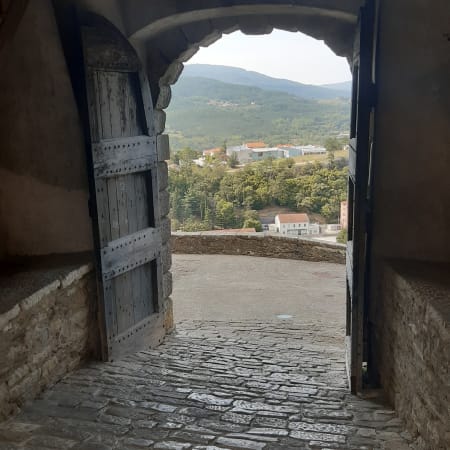 8-Hour Hidden Istria Tour to Beram, Buzet and Hum