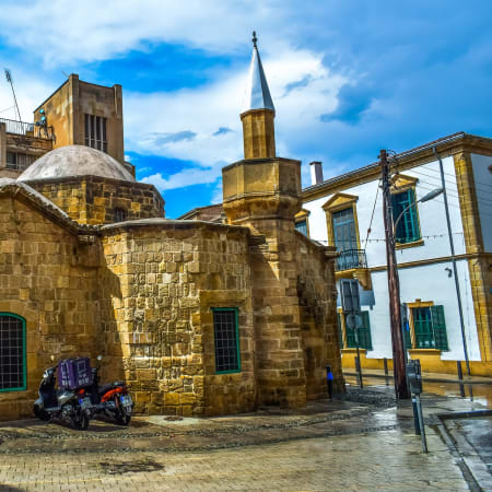 5-Hour Walking Tour of Nicosia with Buyuk Han and Cypriot Coffee
