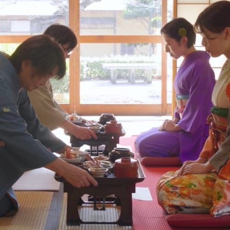 6-Hour Wakayama Castle Feudal Experience with Costume and Lords Meal