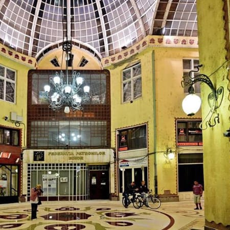 4-Hour Oradea Fortress and Palace Tour with Historic Landmarks