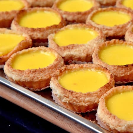4-Hour Private Hong Kong Food Tour with Historic Eateries