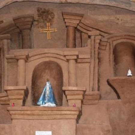 Excursión de 12 horas a Fiambalá por la Ruta del Adobe y Termas