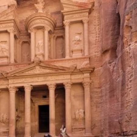 1-Day Petra Tour from Sharm El Sheikh with Ferry and Guided Visit