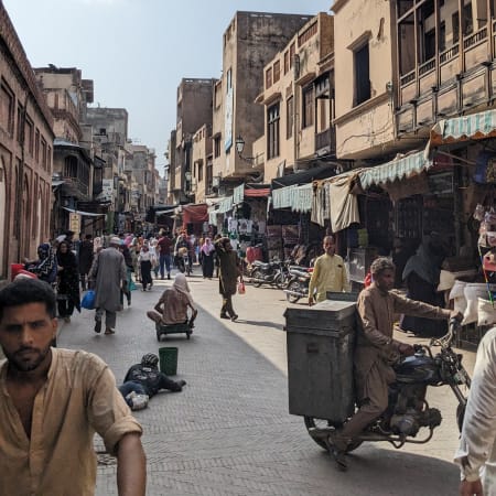 3-Day Lahore Cultural Tour with Mughal Landmarks and Bazaar Visits