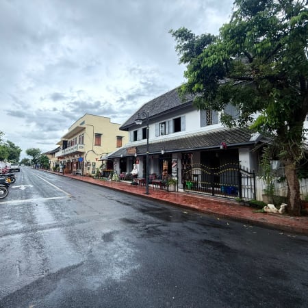5-Day Laos Tour by High-Speed Train through Vientiane to Luang Prabang