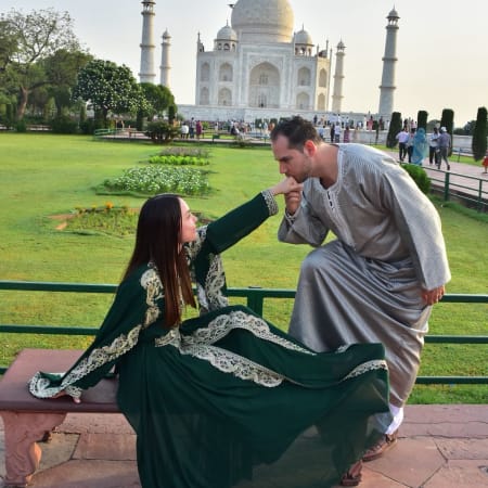 5-Hour Private Taj Mahal and Agra Fort Tour with Entry Tickets