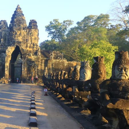 10-Hour Angkor Highlights Tour with Banteay Srei and Ta Prohm