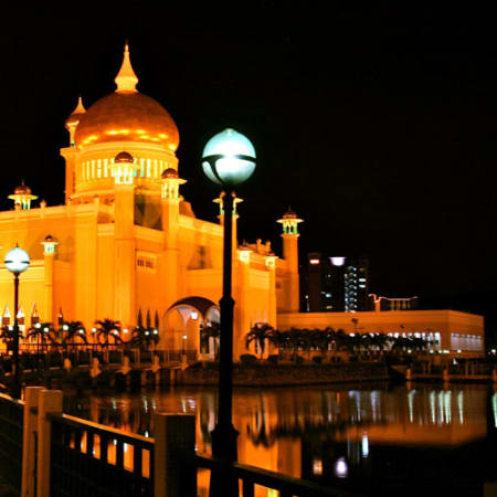 4-Hour Bandar Seri Begawan Night Tour with Dinner and Mosques