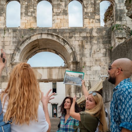 1-Hour World War II Walking Tour in Split with Archive Photos
