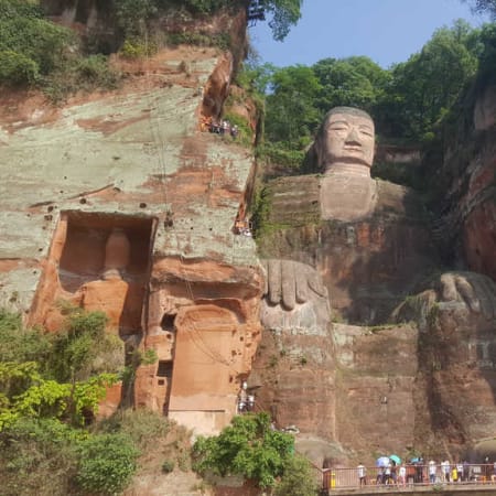8-Hour Chengdu and Leshan Tour with Giant Buddha and Tea Experience