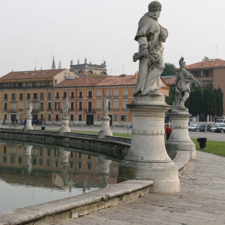 2-Hour Padova Private Walking Tour with a Local
