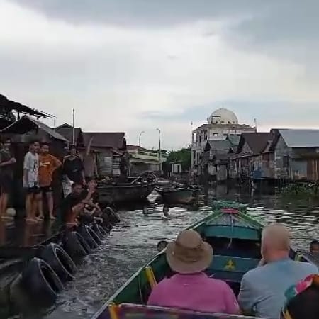 Tour de 2 horas por los canales de Banjarmasin y su vida cotidiana