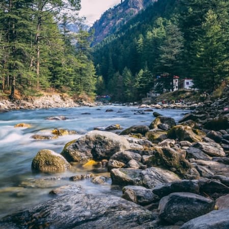 3-Day Kasol and Kheerganga Hiking Tour with Camping and Hot Springs