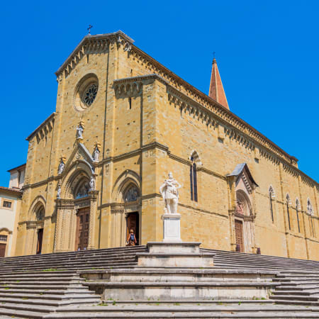 2-Hour Private Walking Tour of Arezzo with Piazza Grande and Cathedral