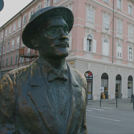 2-Hour Trieste Walking Tour with San Giusto and Roman Theatre