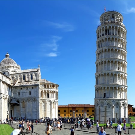 1-Day Pisa and Lucca Tour with Tuscan Farm Wine Tasting