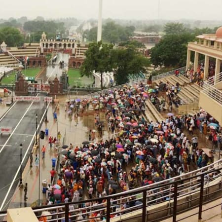 2-Day Amritsar Train Tour from Delhi with Wagah Border Ceremony