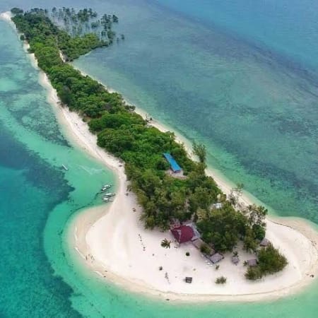 6-Hour White Sand Island Tour in Bintan with Snorkeling and Kayaking