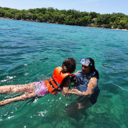 Tour de 15 horas por Islas del Rosario con snorkel y plancton