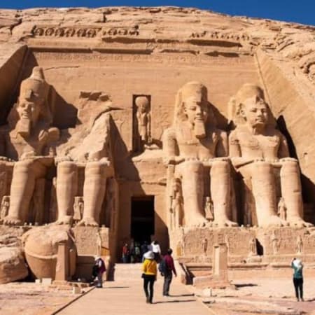 1-Day Abu Simbel Temples Tour from Aswan with Egyptologist Guide