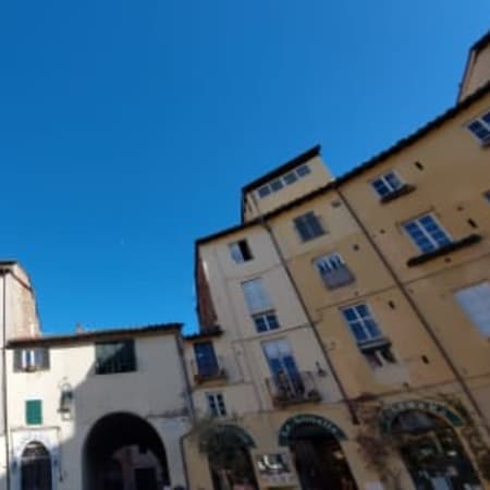 2-Hour Walking Tour of Lucca with Renaissance Walls and Guinigi Tower